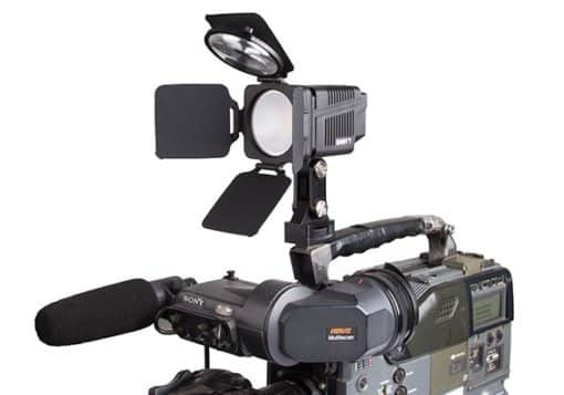SWIT - 30W Chip Array LED On-camera Light, 1300lux/1m, D-Tap - Image 3