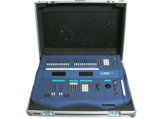 Strand 520i Lighting Console - Image 3